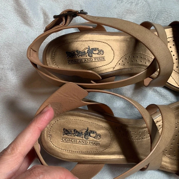 Coach and four strapey tan vegan leather Wood stack heel size 9 womens - Picture 2 of 9